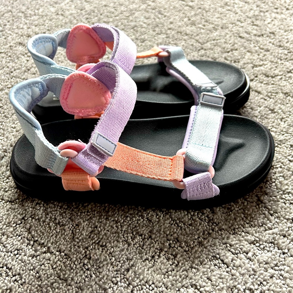 Gap sport sandals size 1-2